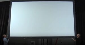 Not only drape or curtains, but also screens can be hanged safe and quickly