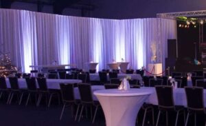 Wit en licht ruimte verkleinen en entourage thema verbeteren